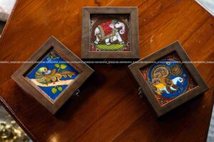 TANJORE GLASS PAINTING JEWEL BOX