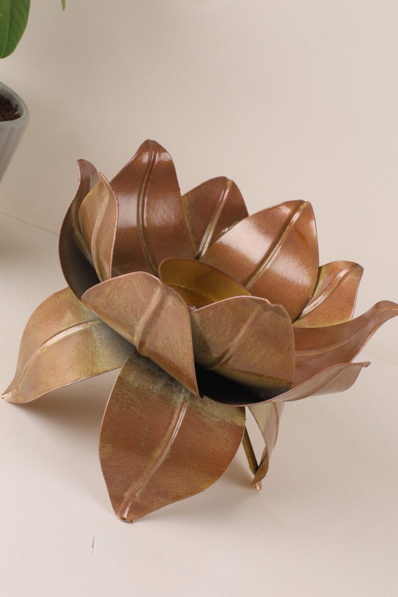Lotus Candle Holder Brown