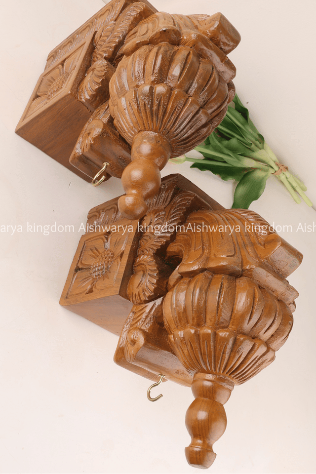 Gundu Bodhil Brown Wooden Wall Bracket